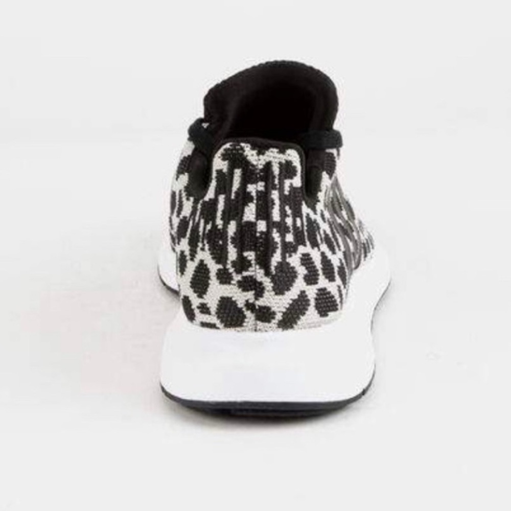 Adidas Swift Run Shoes - Picture 4 of 8